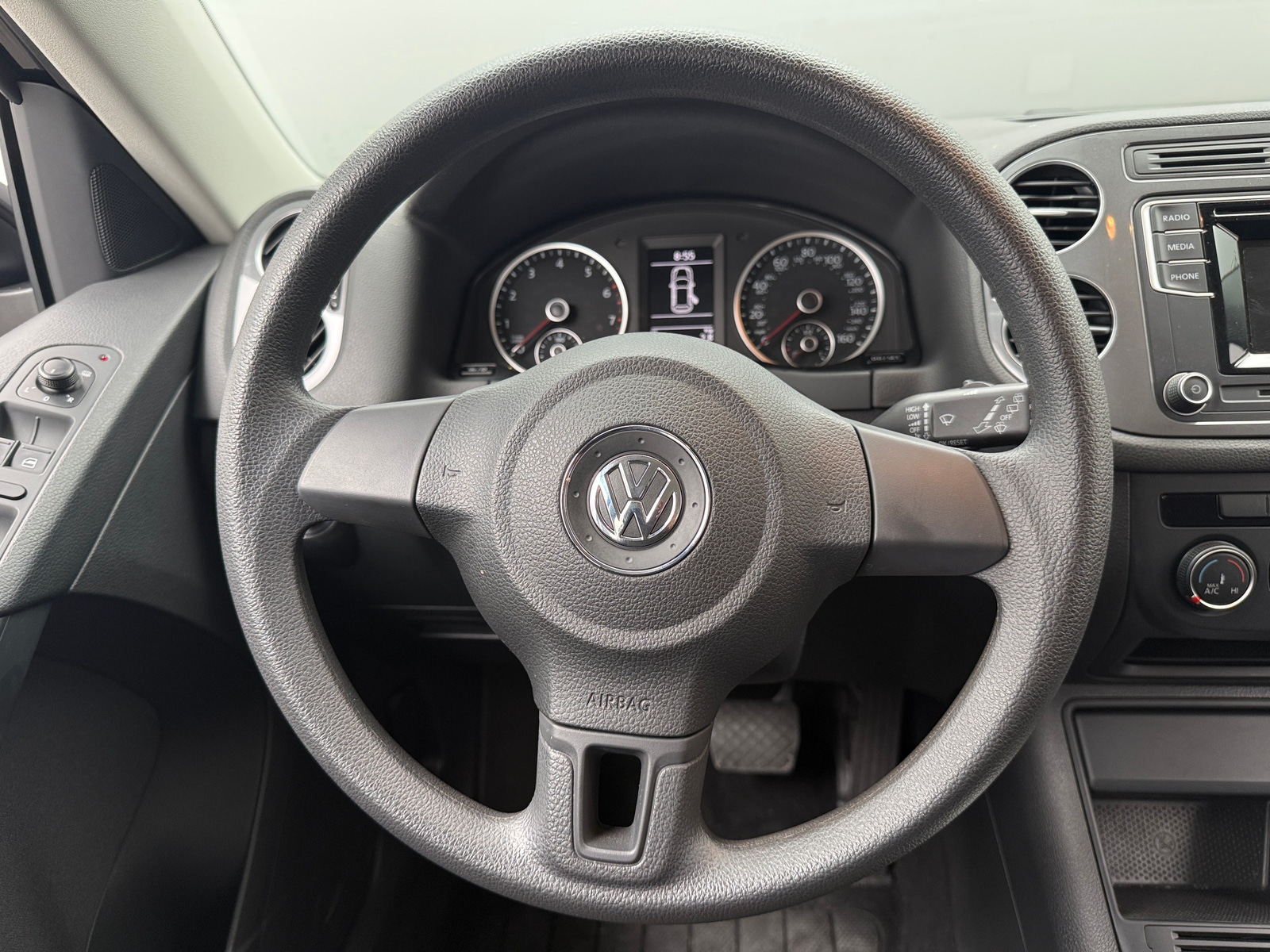 Thumbnail: 2017 Volkswagen Tiguan - 5