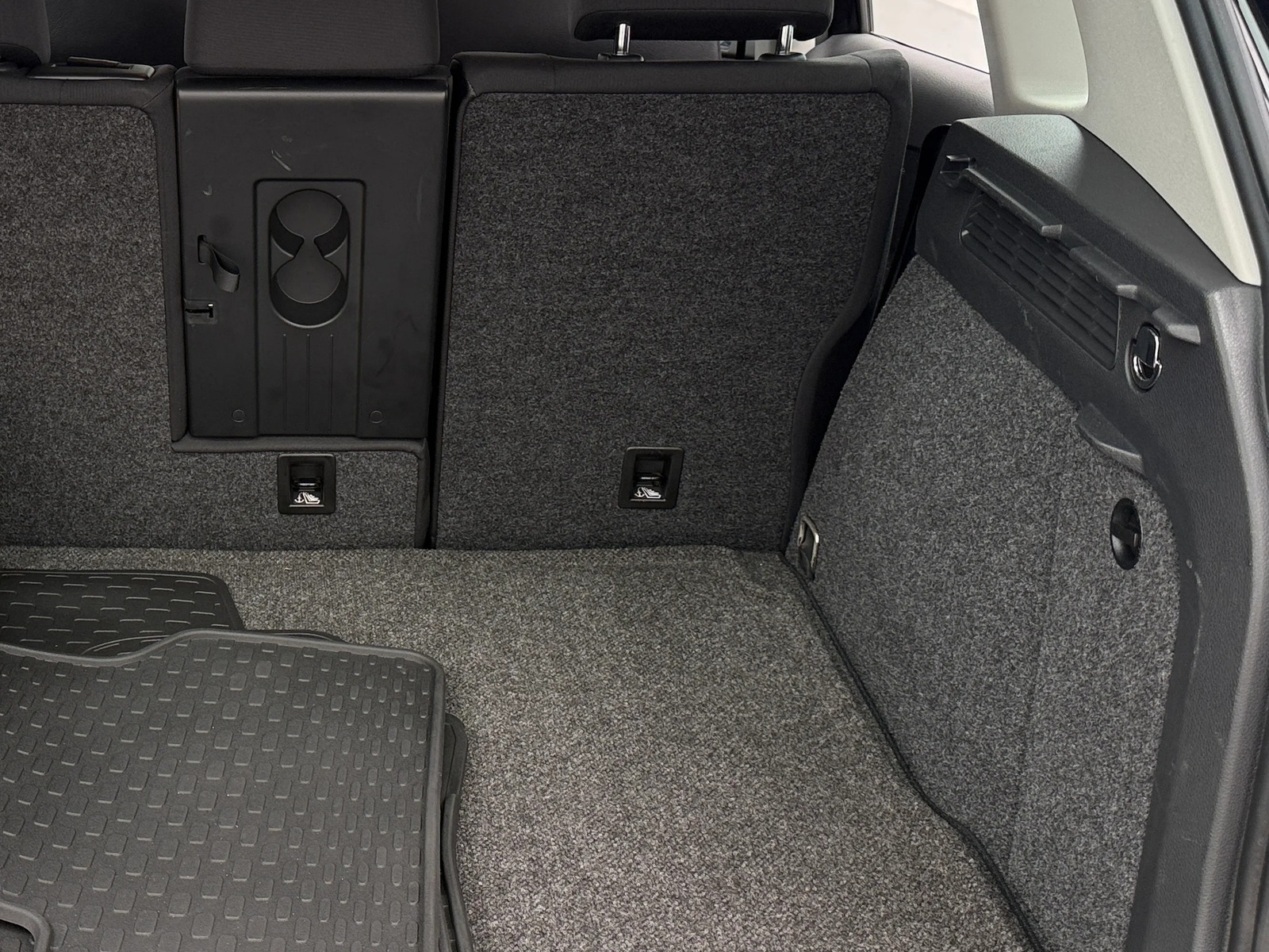 Thumbnail: 2017 Volkswagen Tiguan - 7