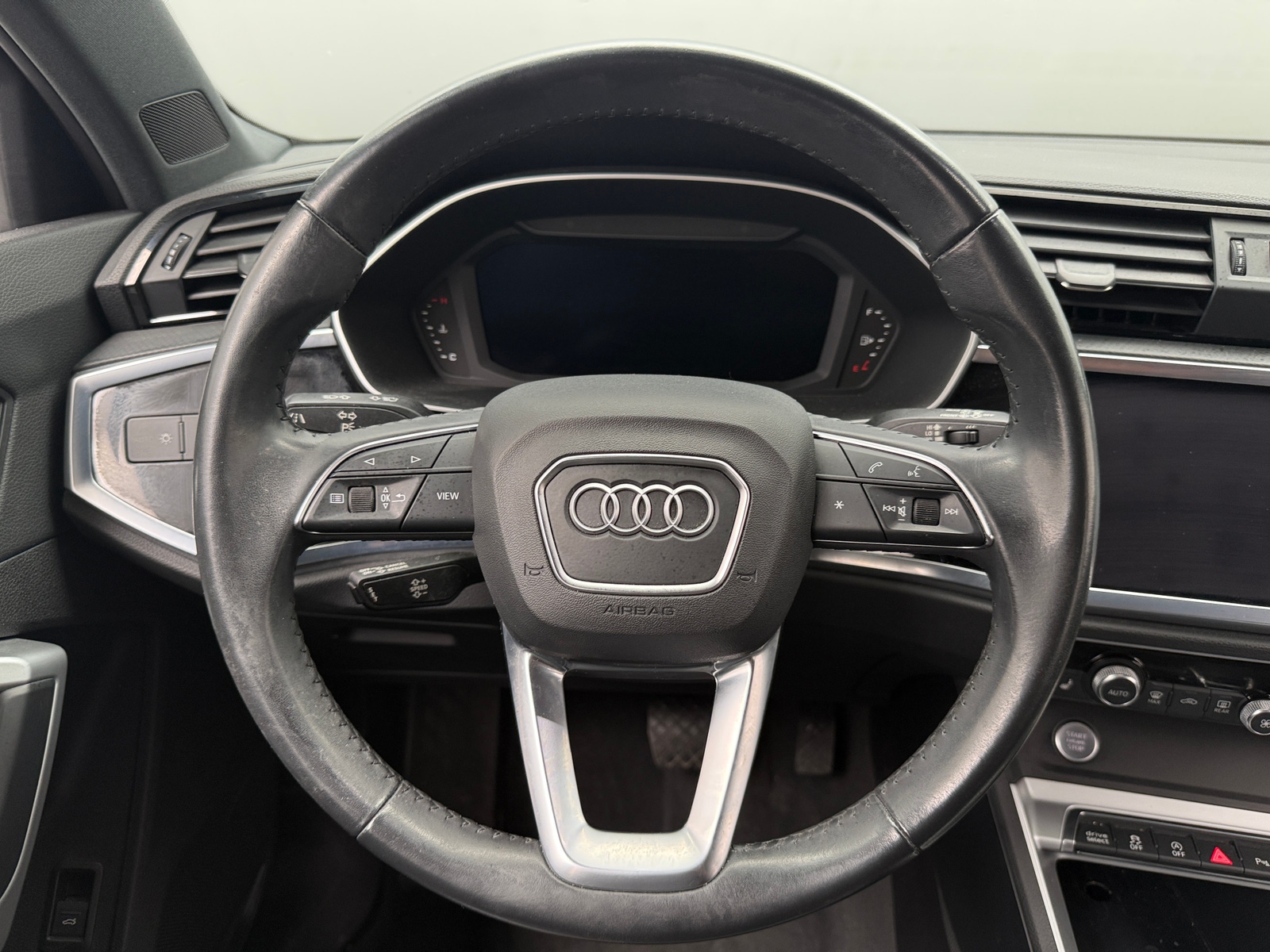 Thumbnail: 2020 Audi Q3 - 4