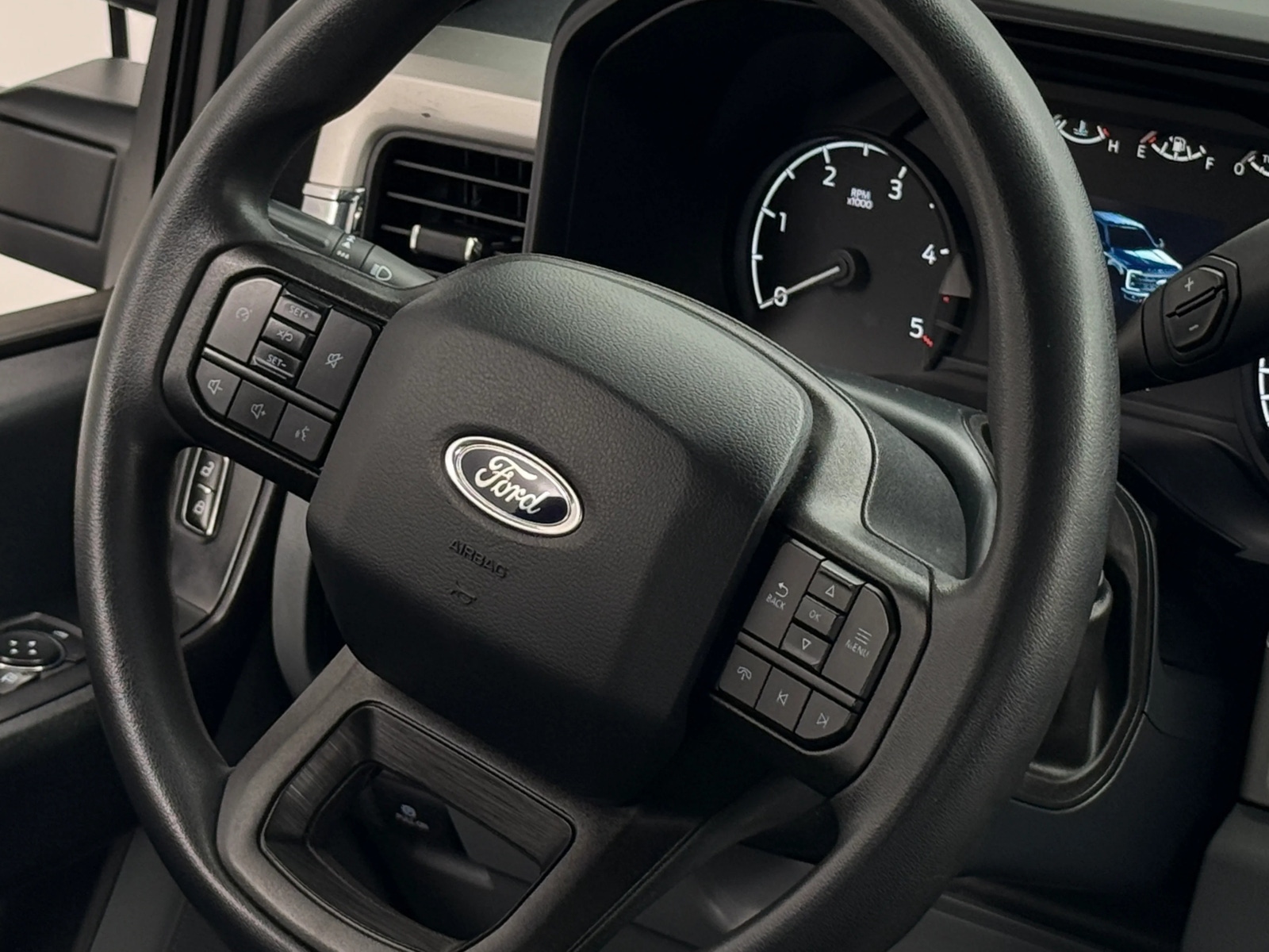 Thumbnail: 2023 Ford Econoline - 4