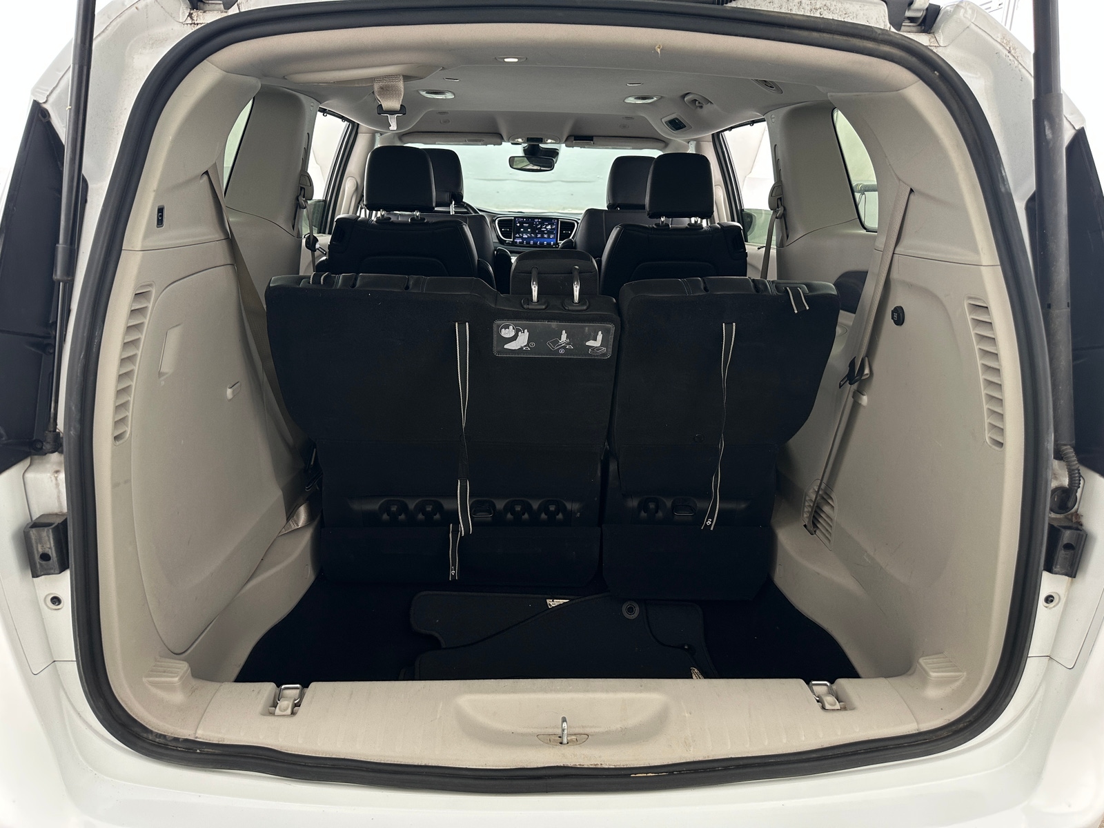 Thumbnail: 2021 Chrysler Pacifica - 6