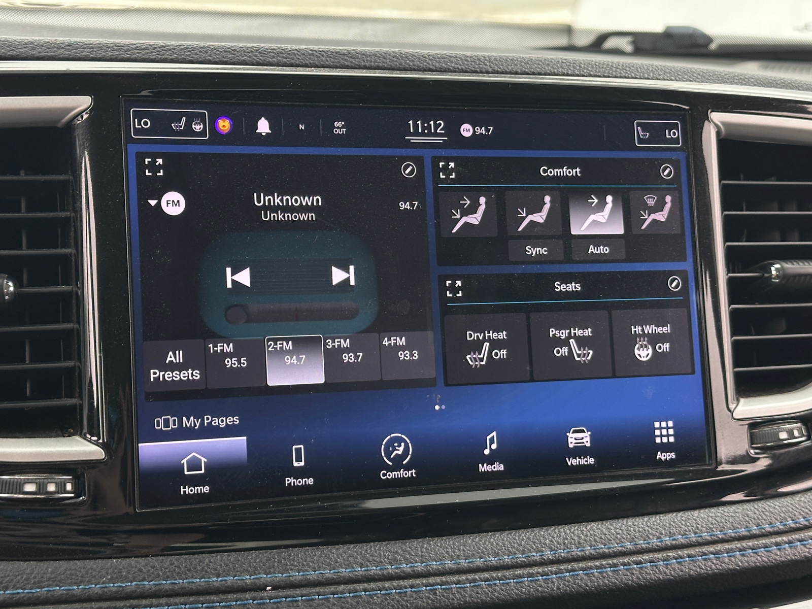 Thumbnail: 2021 Chrysler Pacifica - 3