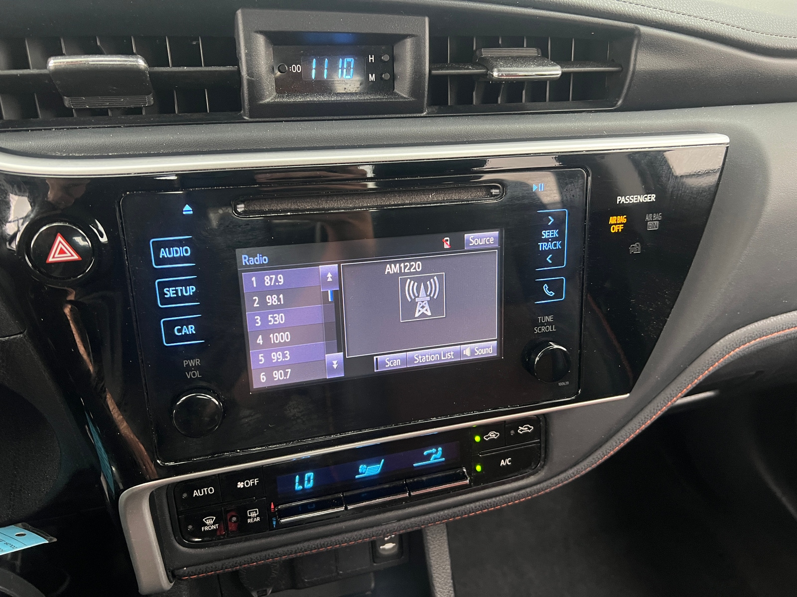 Thumbnail: 2017 Toyota Corolla - 4