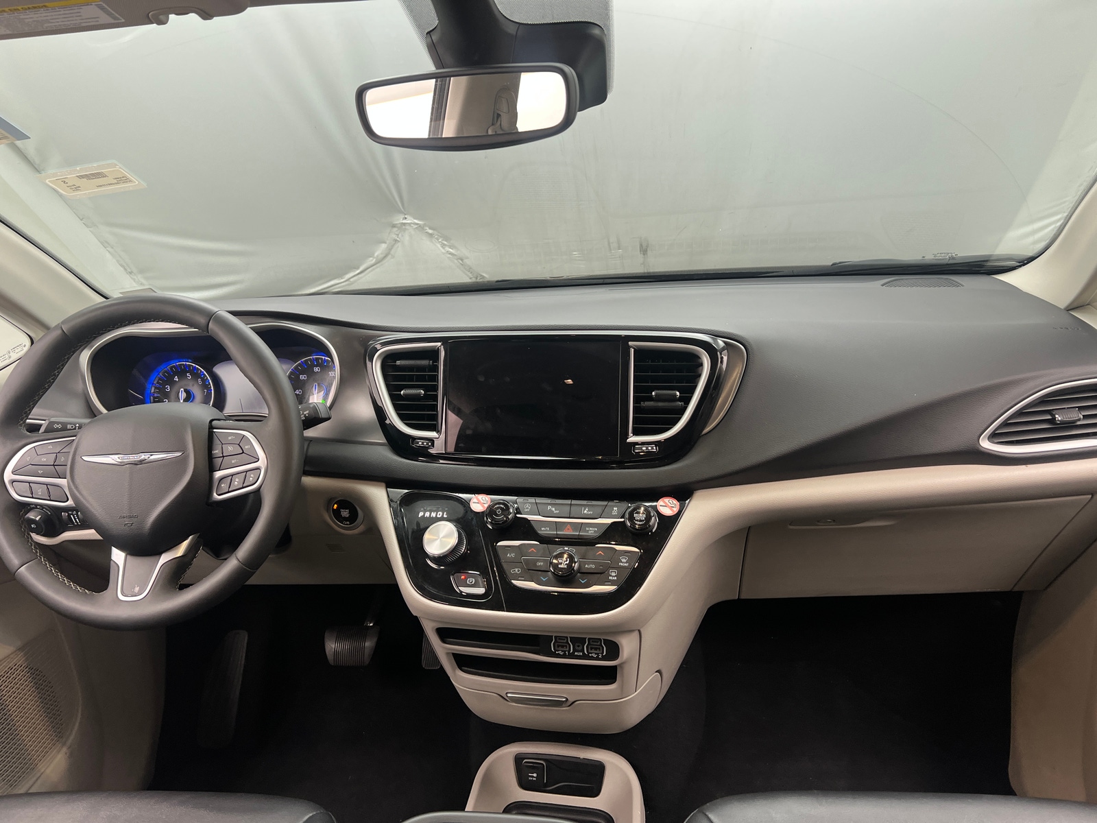 Thumbnail: 2024 Chrysler Pacifica - 2