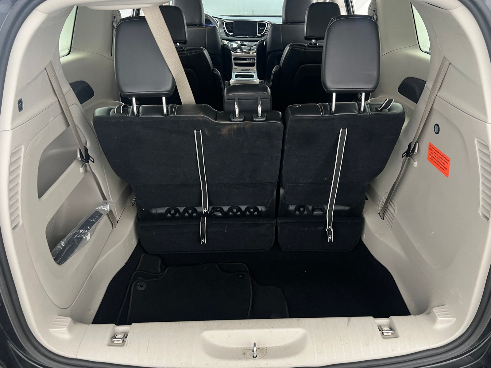 Thumbnail: 2024 Chrysler Pacifica - 6