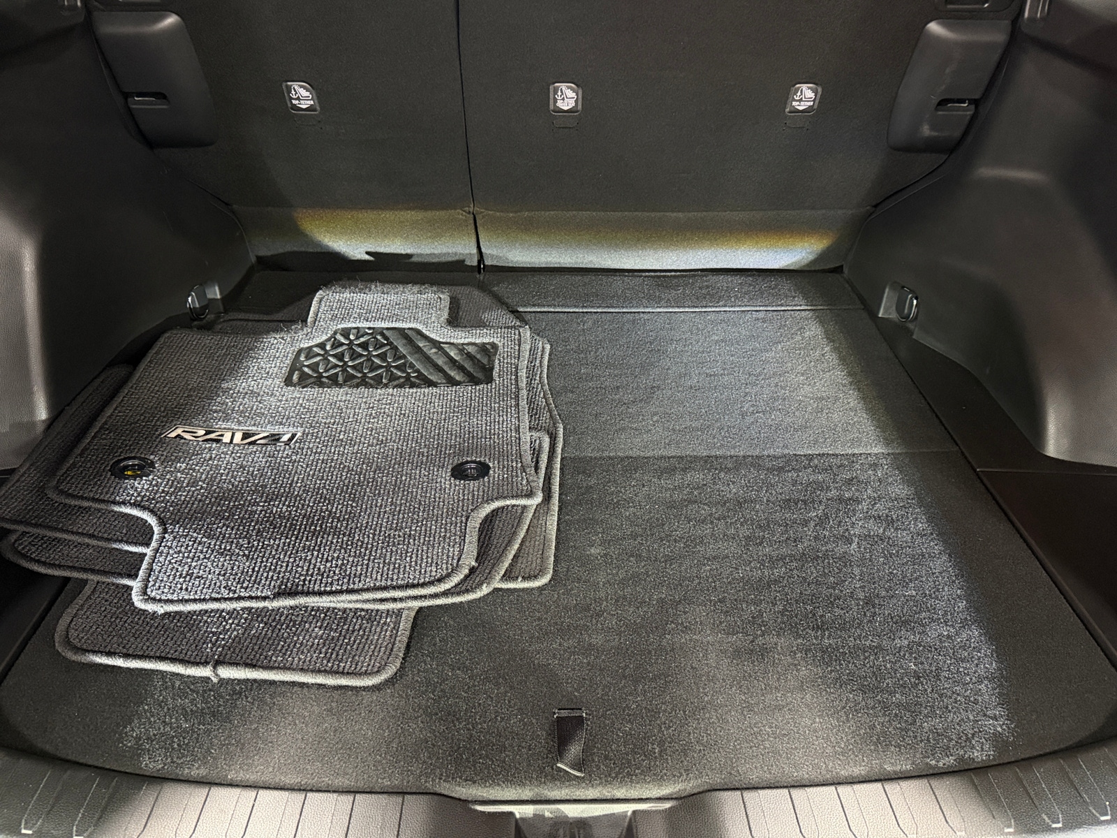 Thumbnail: 2021 Toyota RAV4 - 7