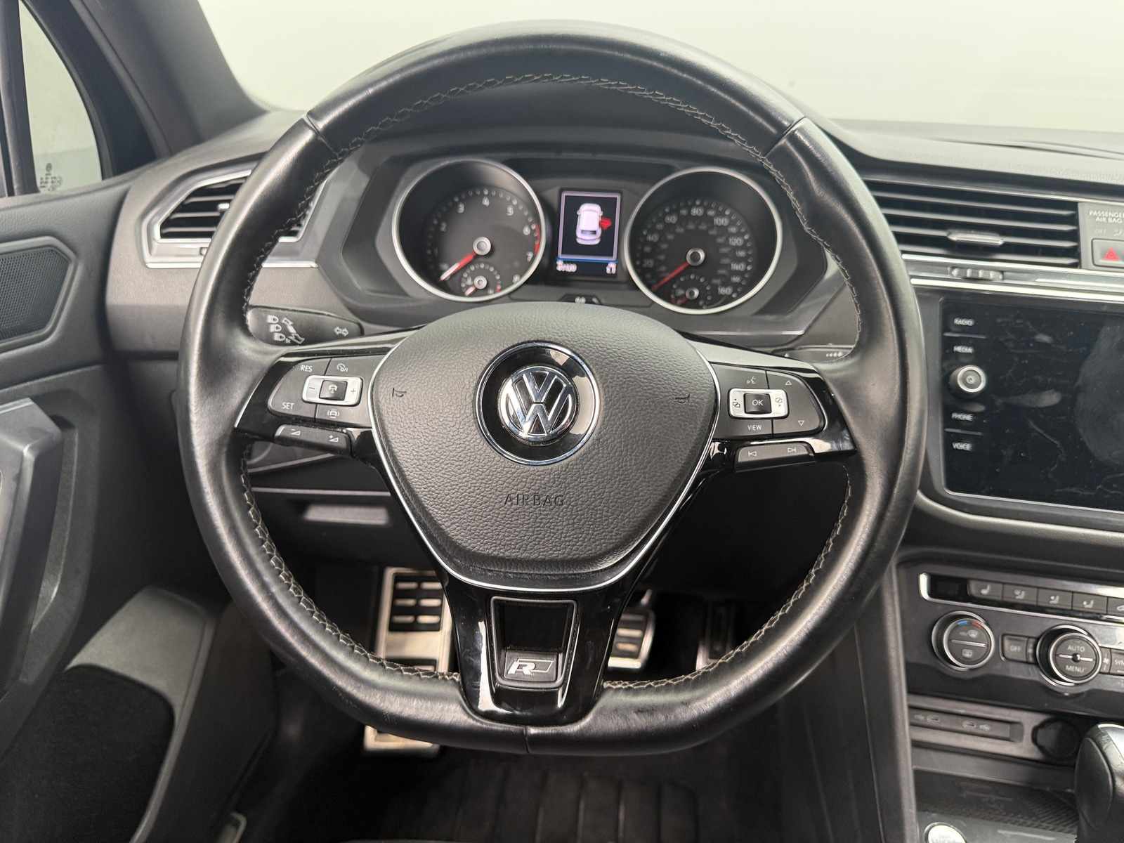 Thumbnail: 2021 Volkswagen Tiguan - 4