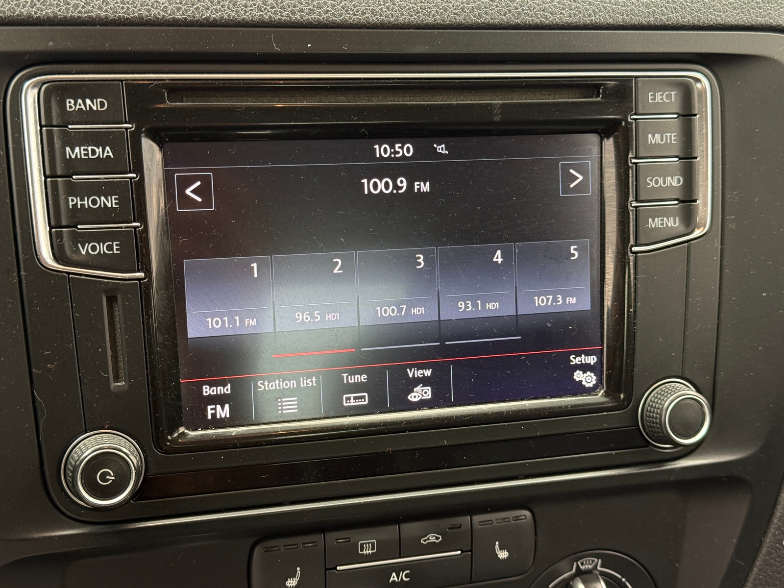 Thumbnail: 2017 Volkswagen Jetta - 3