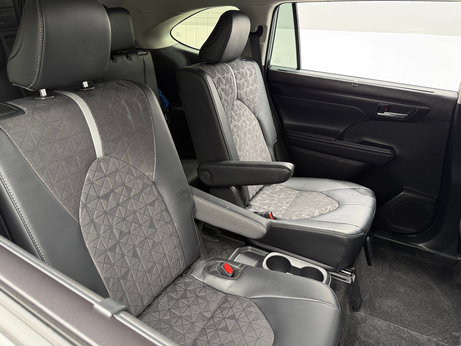 Thumbnail: 2025 Toyota Highlander - 6