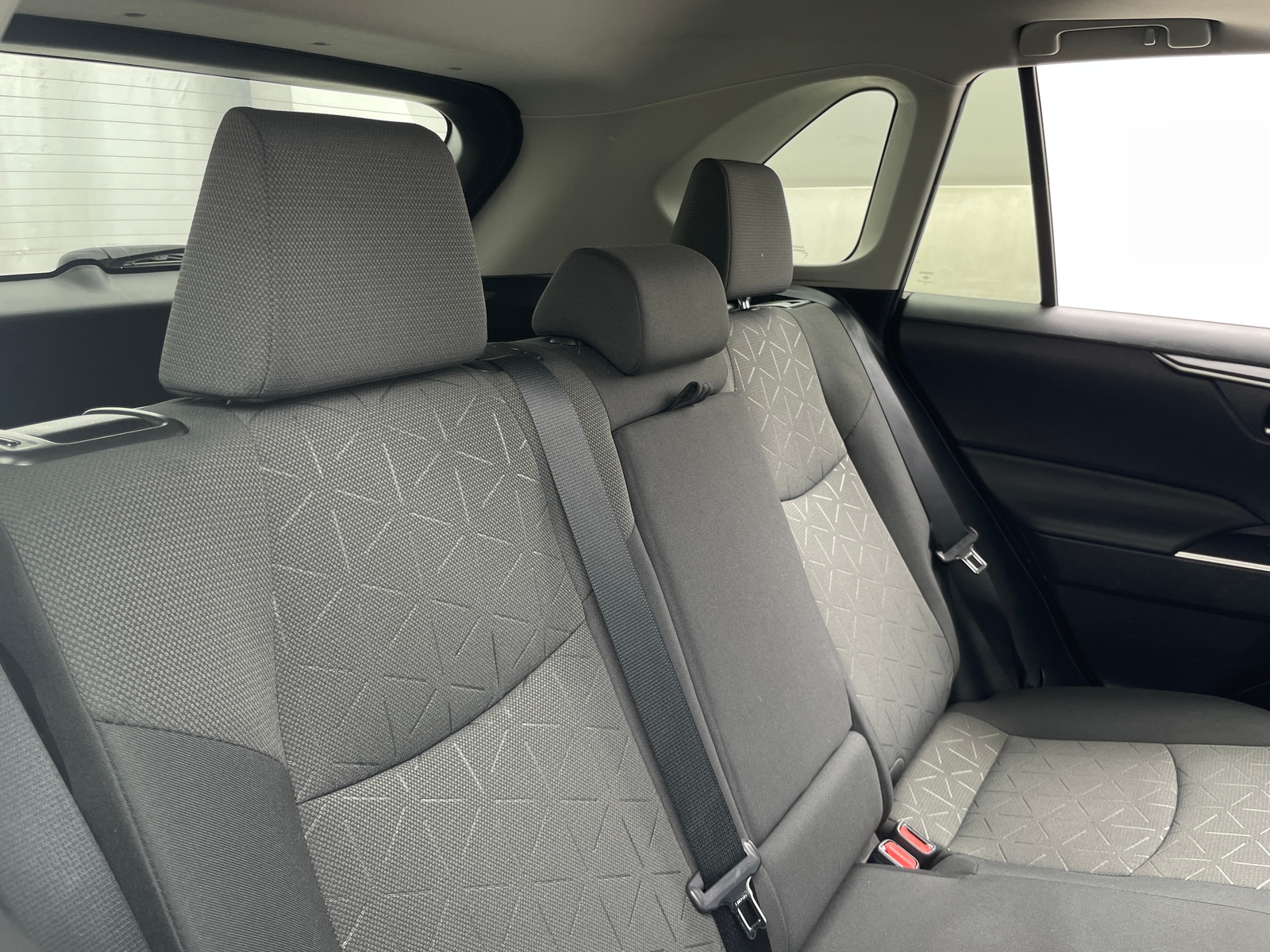 Thumbnail: 2021 Toyota RAV4 - 6