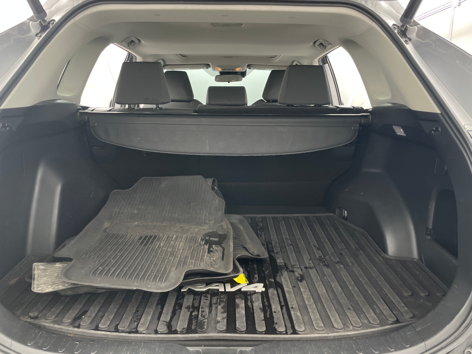 Thumbnail: 2021 Toyota RAV4 - 7