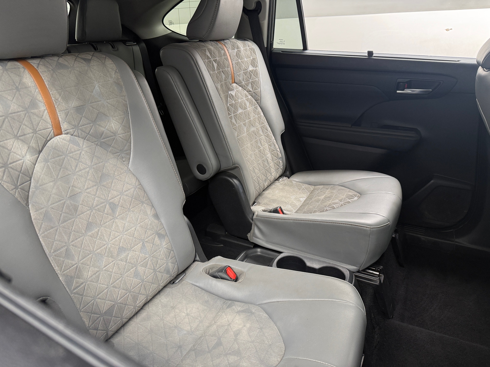 Thumbnail: 2022 Toyota Highlander - 5