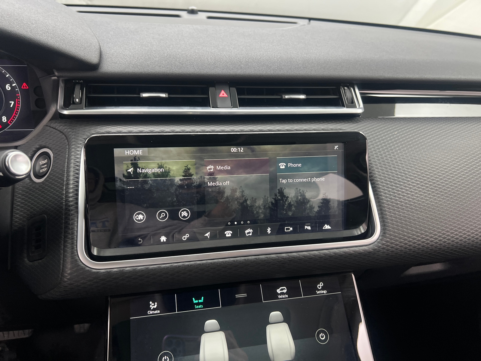 Thumbnail: 2020 Land Rover Range Rover Velar - 3