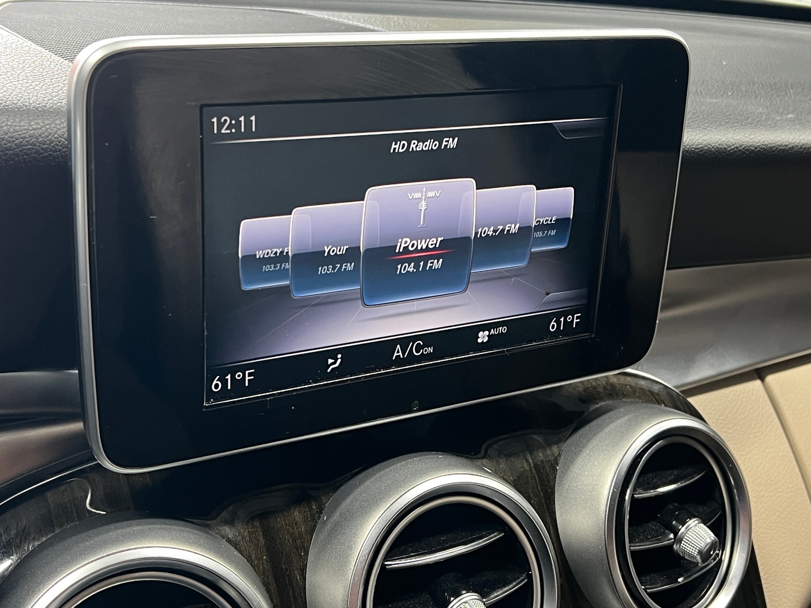 Thumbnail: 2018 Mercedes-Benz C-Class - 3