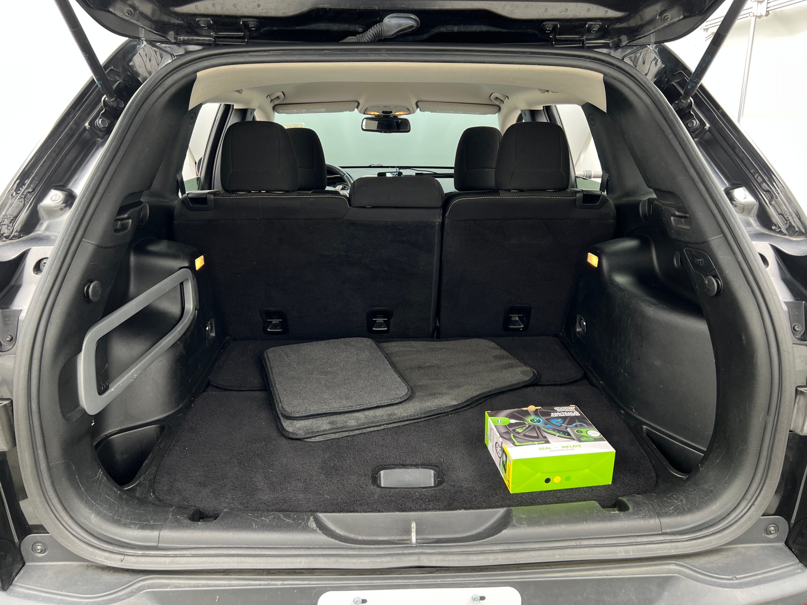 Thumbnail: 2016 Jeep Cherokee - 7