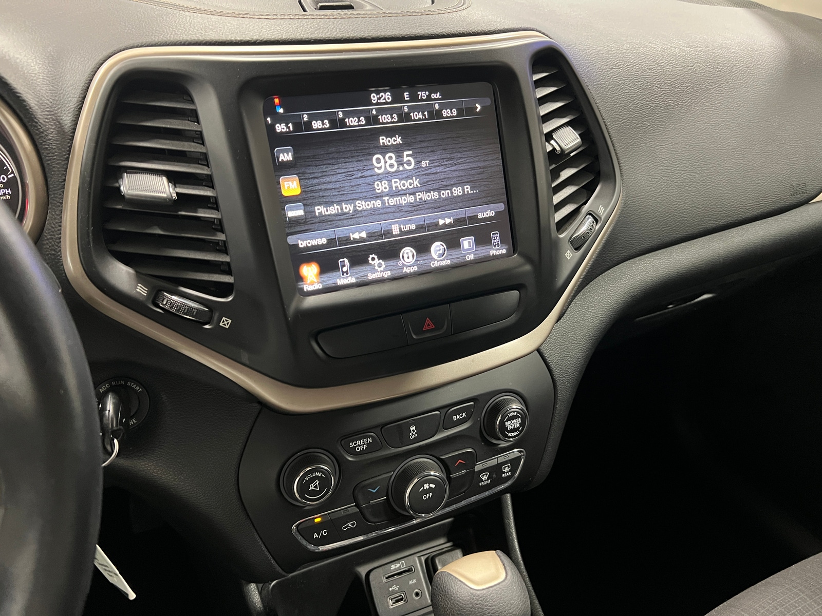 Thumbnail: 2016 Jeep Cherokee - 4