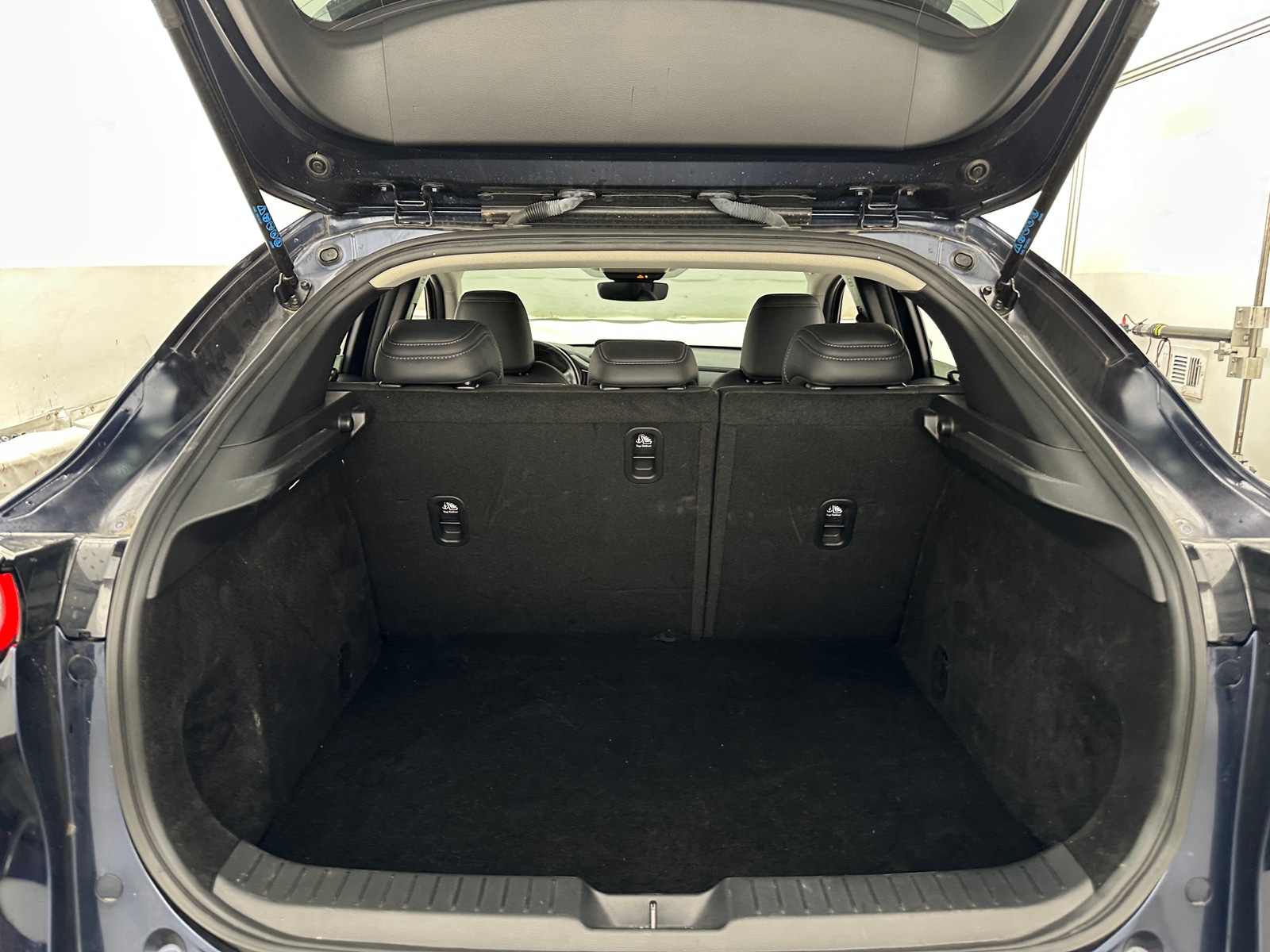 Thumbnail: 2023 Mazda CX-30 - 7