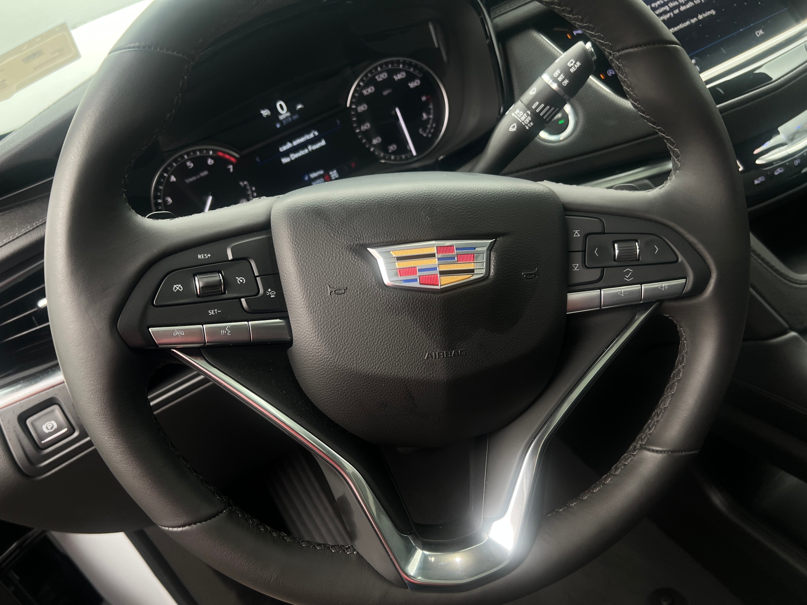 Thumbnail: 2025 Cadillac XT6 - 4