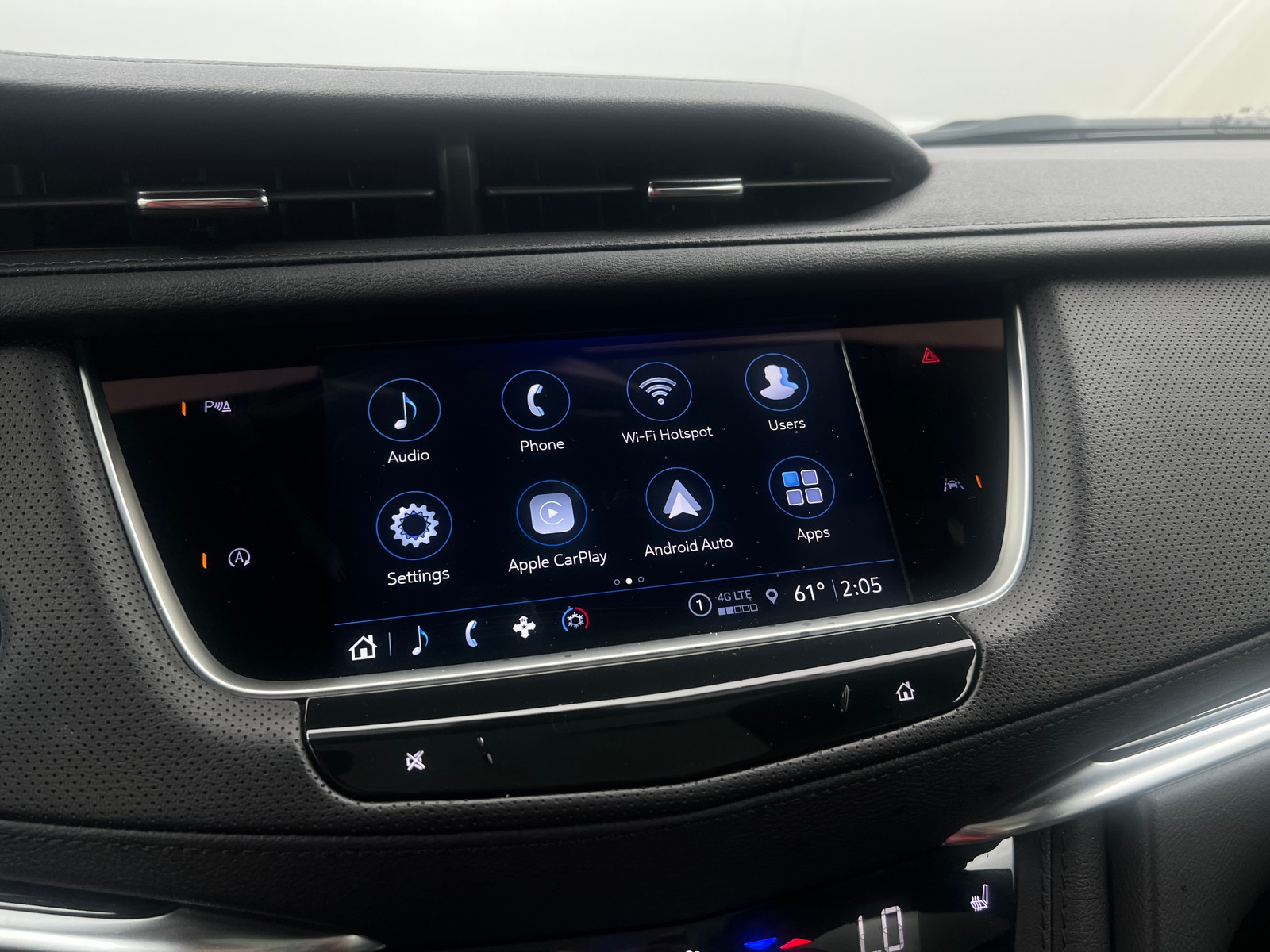 Thumbnail: 2025 Cadillac XT6 - 3