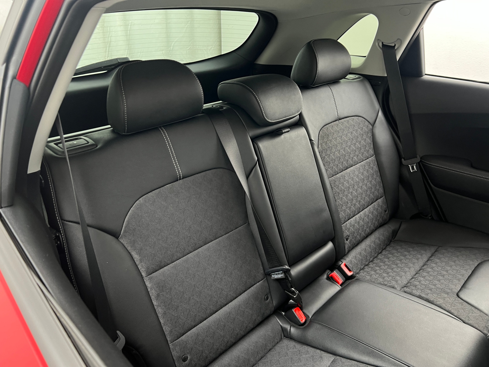 Thumbnail: 2022 Kia Niro - 6