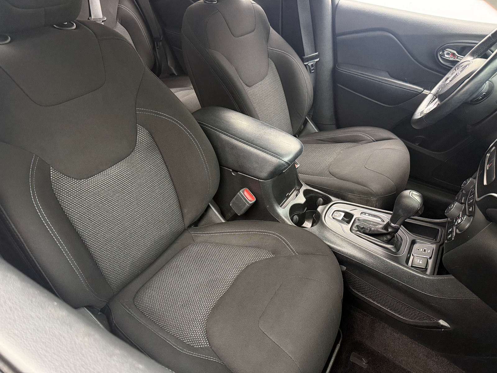 Thumbnail: 2019 Jeep Cherokee - 2