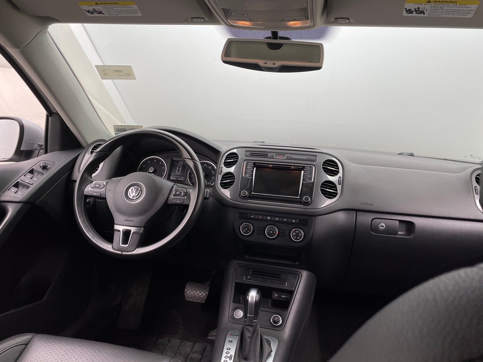 Thumbnail: 2017 Volkswagen Tiguan - 3