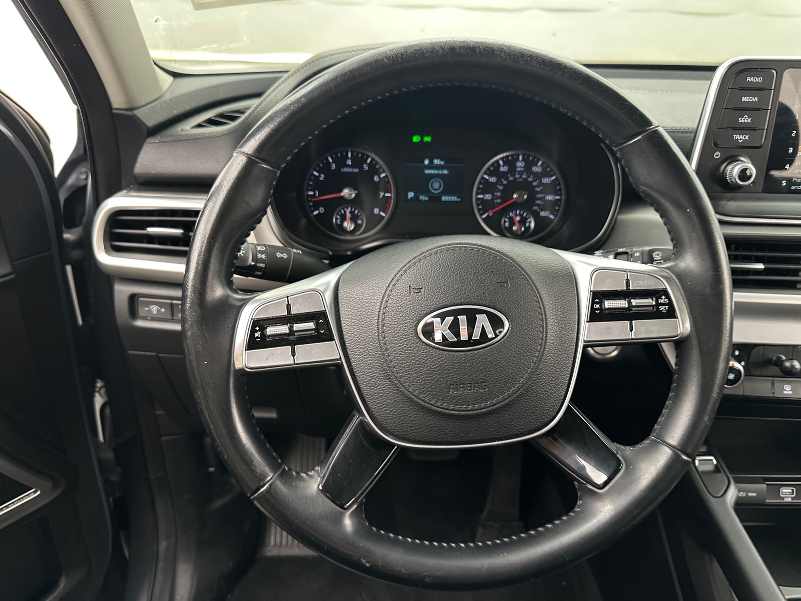 Thumbnail: 2020 Kia Telluride - 4