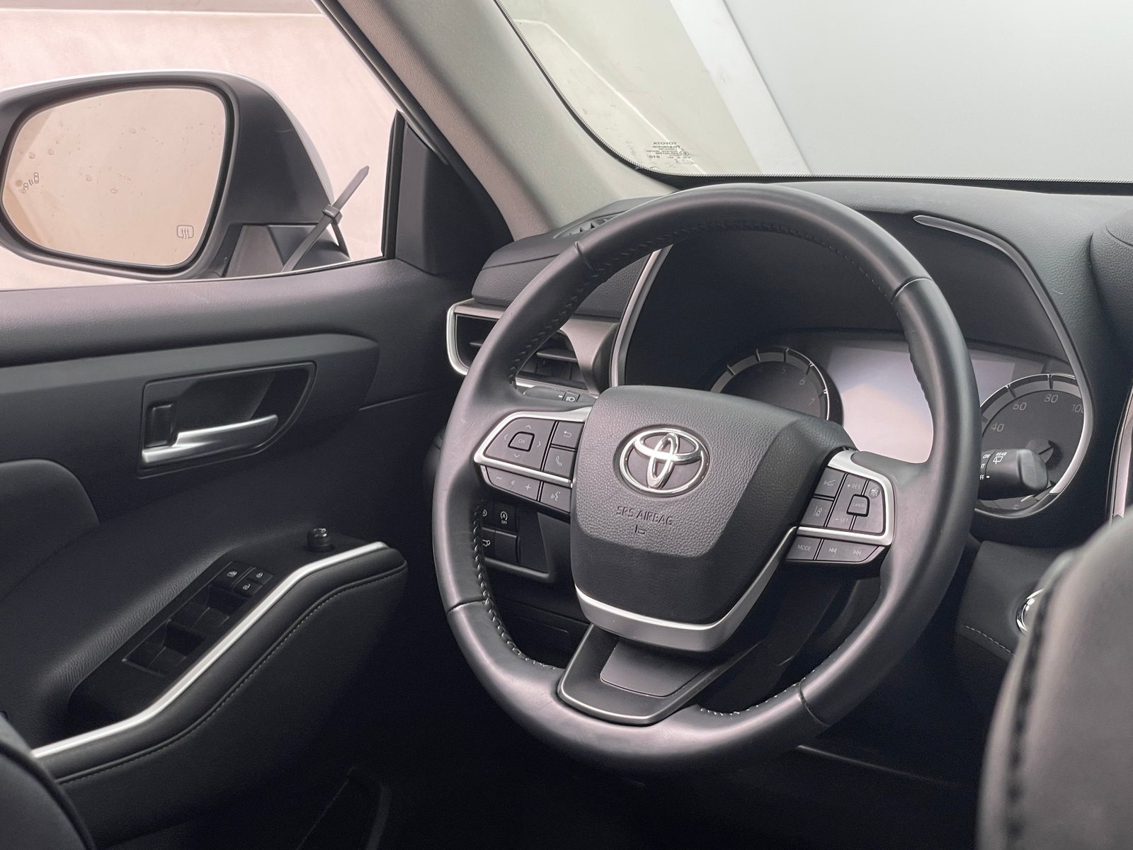 Thumbnail: 2023 Toyota Highlander - 4