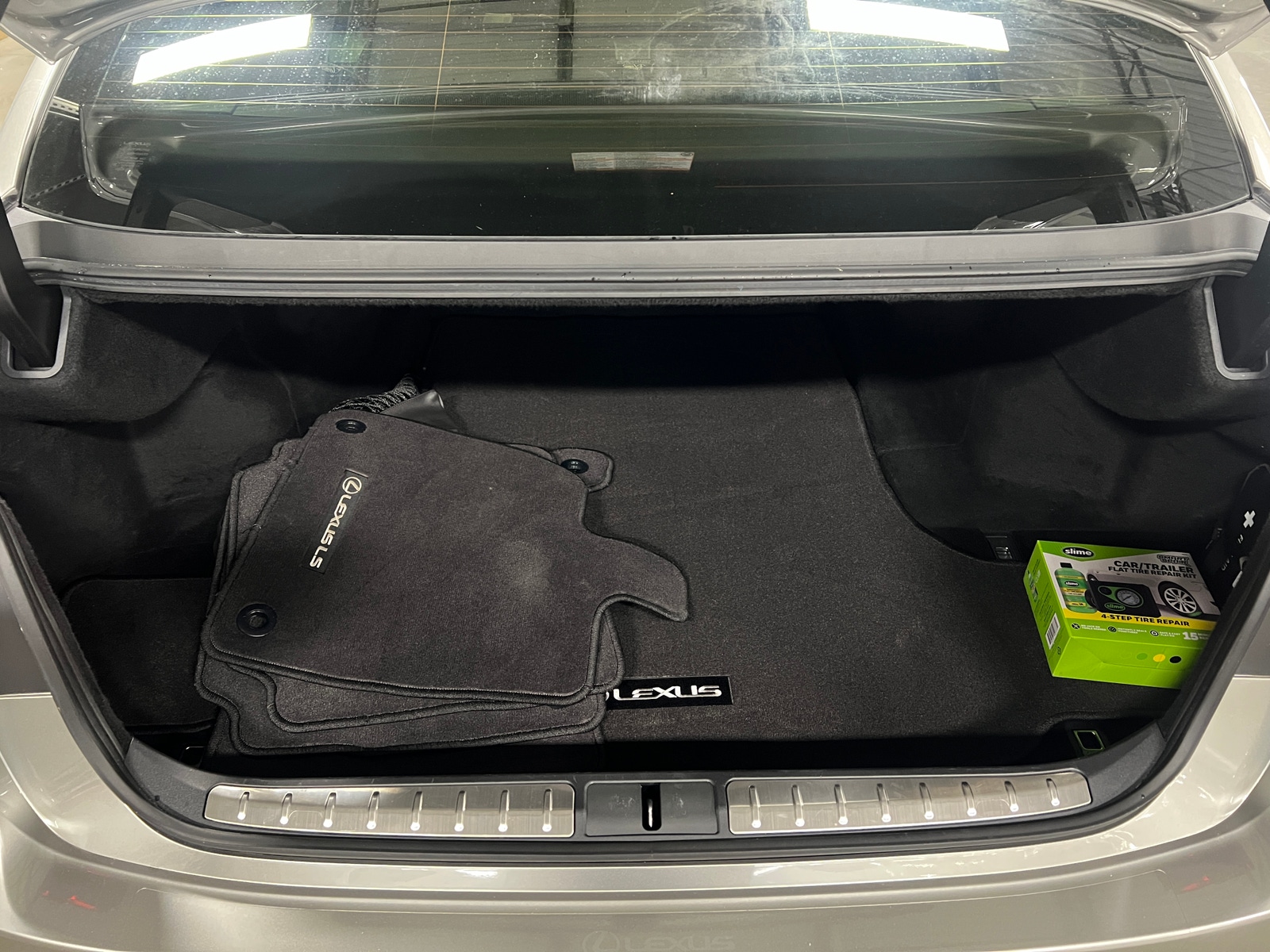 Thumbnail: 2021 Lexus LS - 6