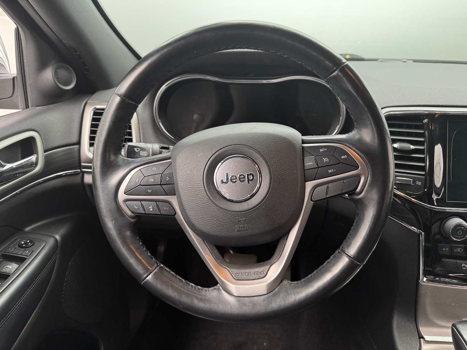 Thumbnail: 2021 Jeep Grand Cherokee - 4