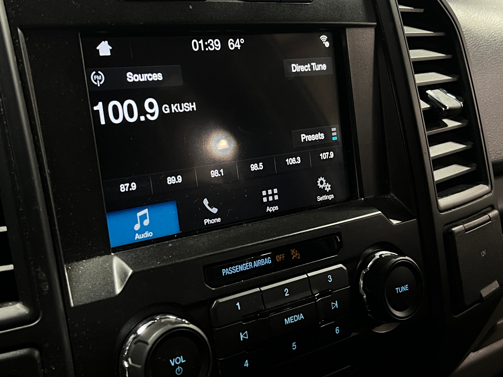 Thumbnail: 2018 Ford Econoline - 4