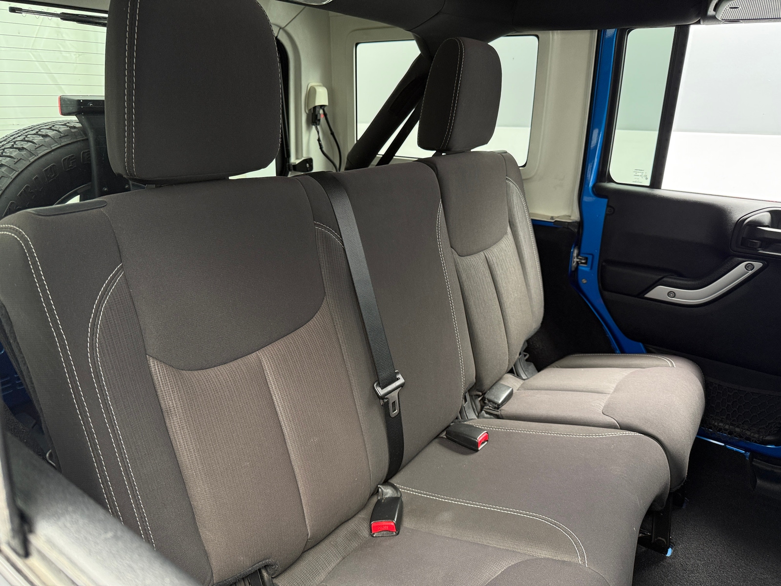 Thumbnail: 2015 Jeep Wrangler - 6