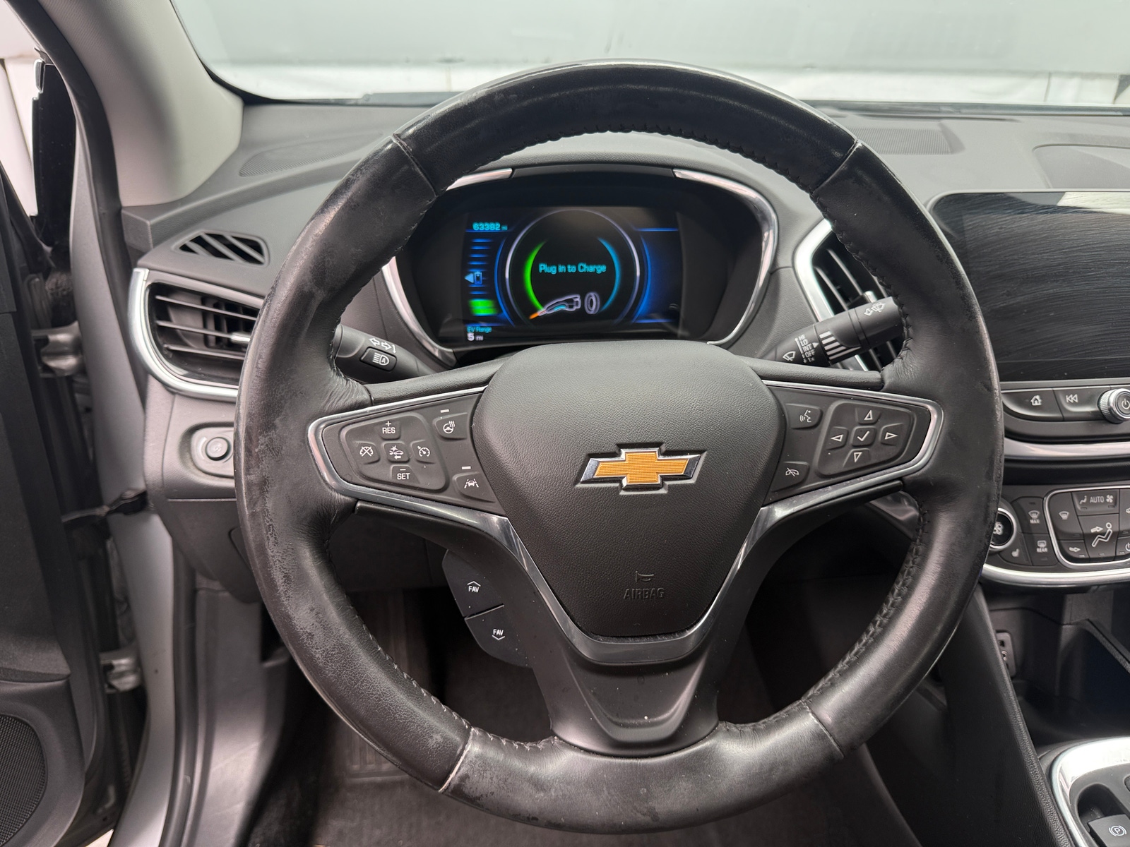 Thumbnail: 2018 Chevrolet Volt - 4