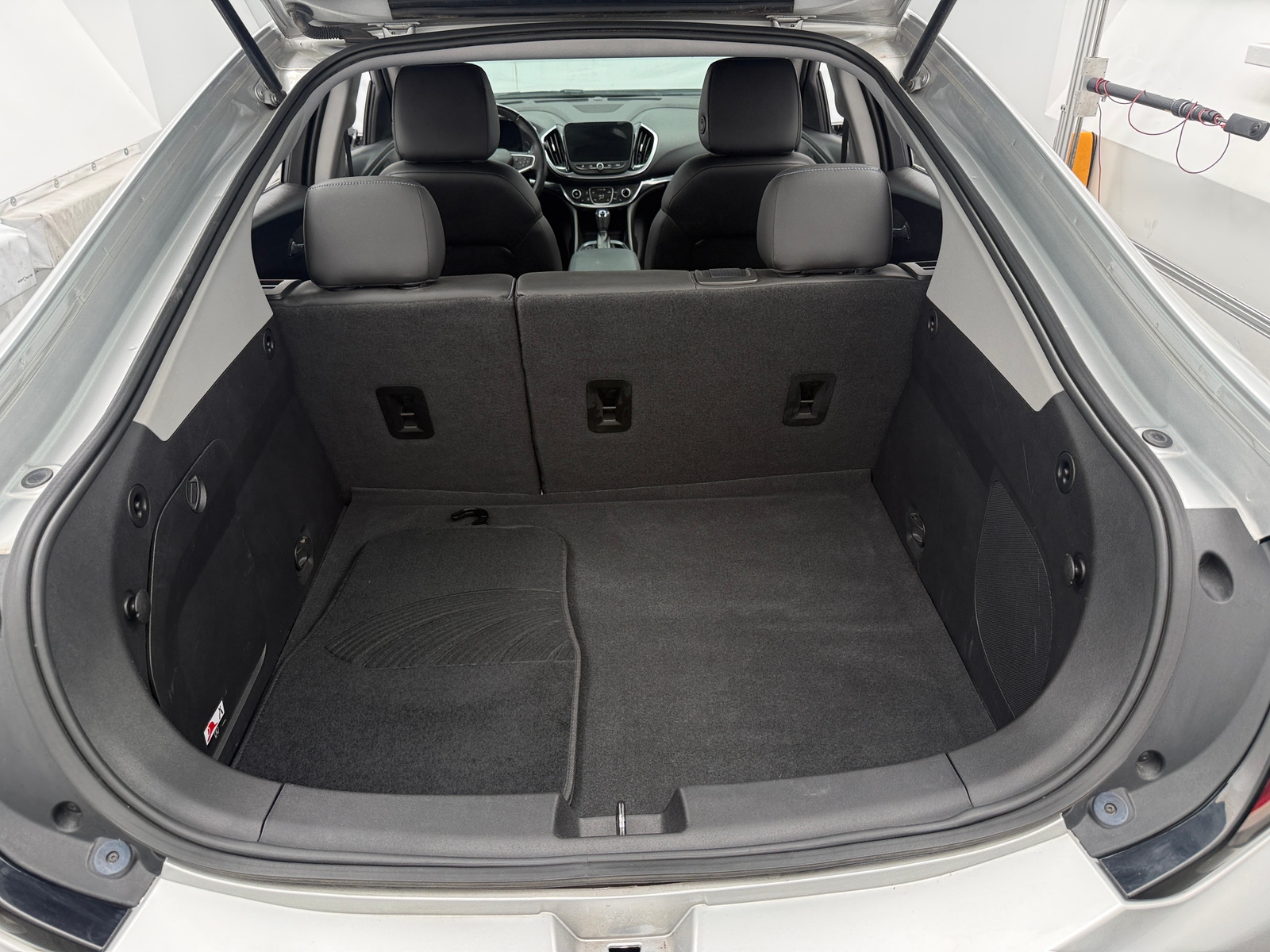 Thumbnail: 2018 Chevrolet Volt - 6