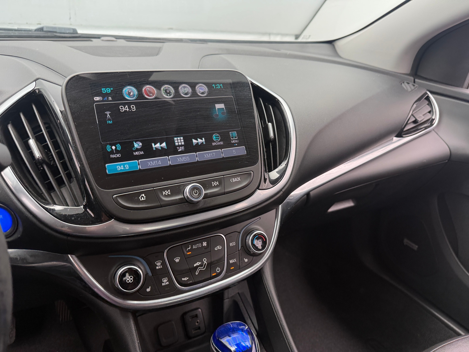 Thumbnail: 2018 Chevrolet Volt - 3