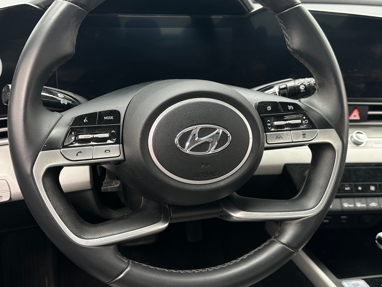 Thumbnail: 2023 Hyundai Elantra - 4