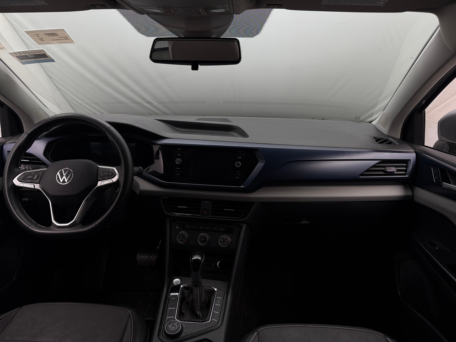 Thumbnail: 2022 Volkswagen Taos - 2