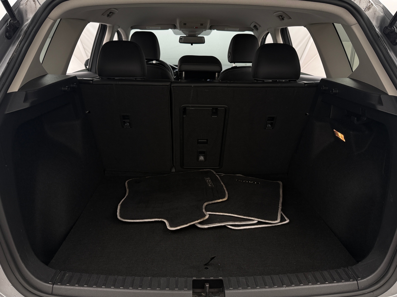 Thumbnail: 2022 Volkswagen Taos - 6