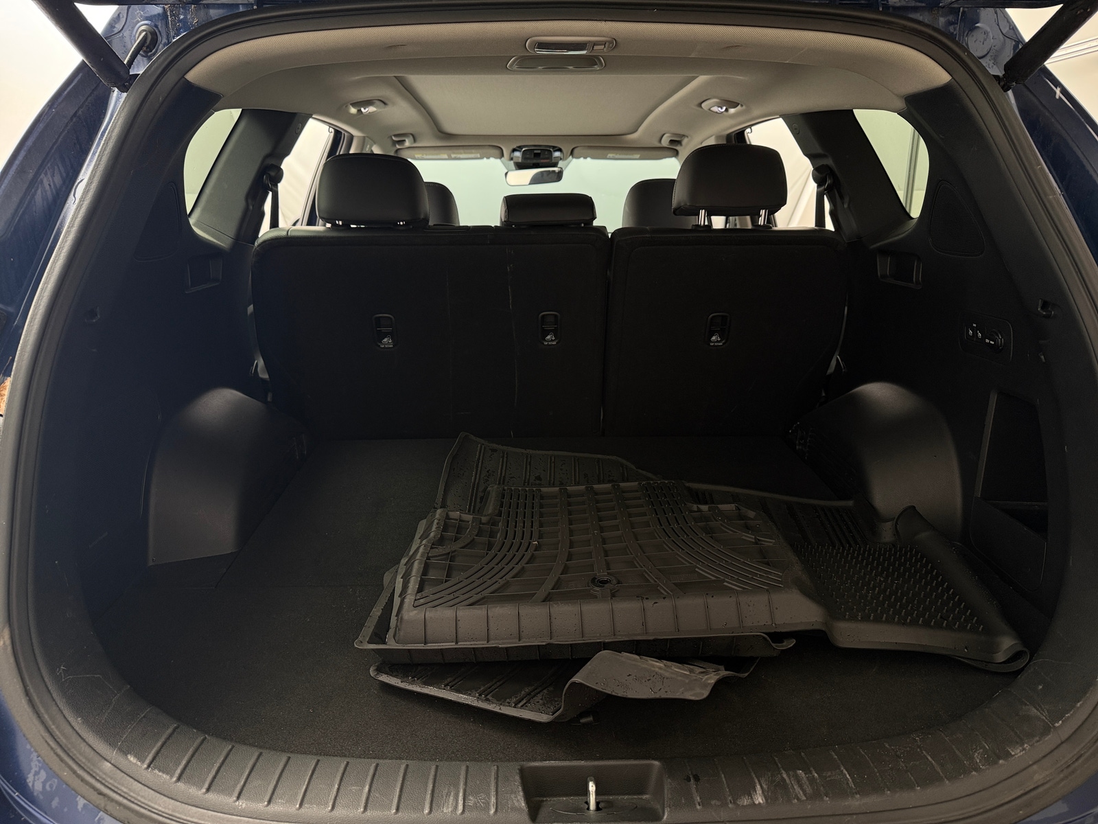 Thumbnail: 2023 Hyundai Santa Fe - 6