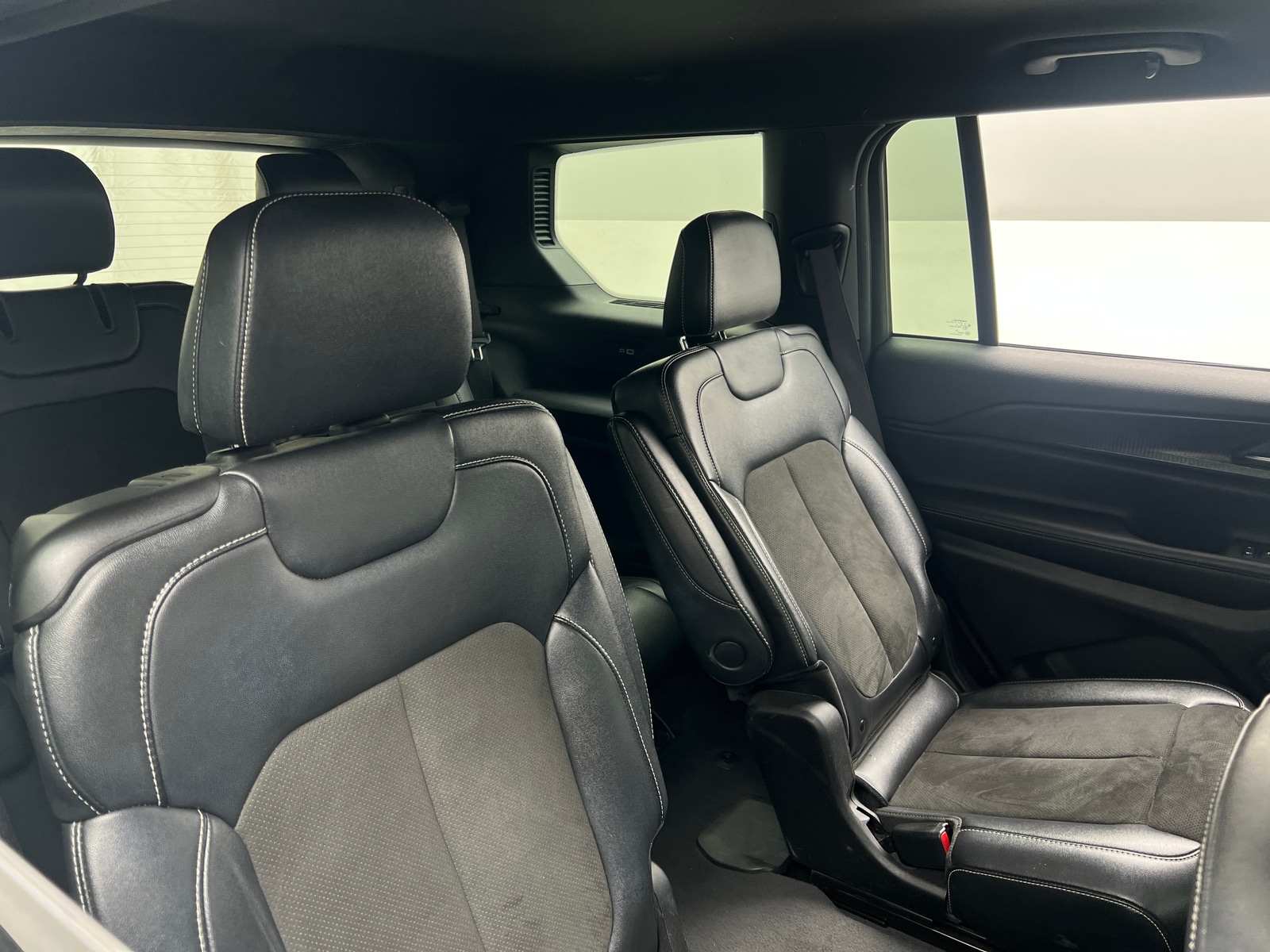 Thumbnail: 2023 Jeep Grand Cherokee L - 5