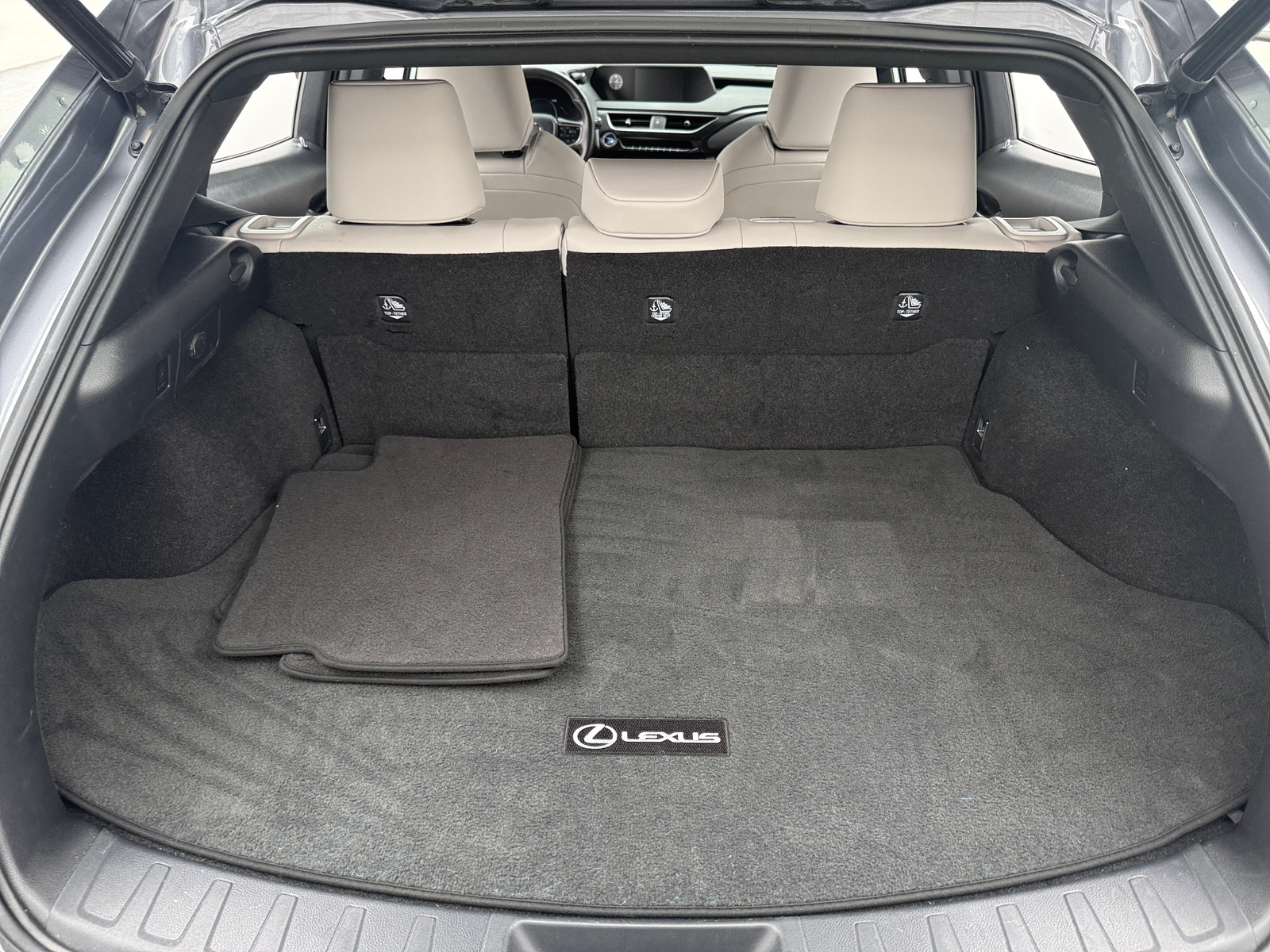 Thumbnail: 2021 Lexus UX - 6