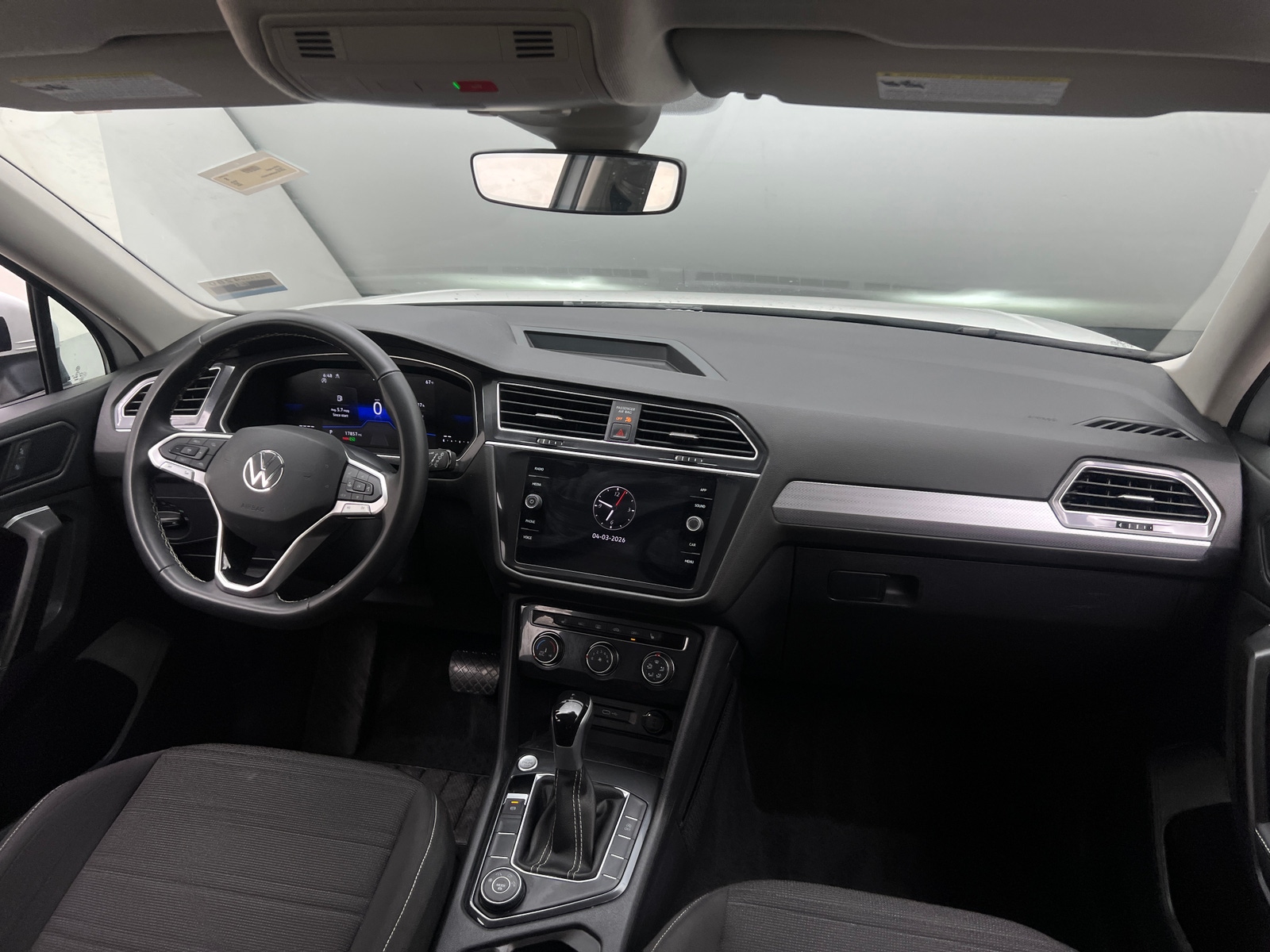 Thumbnail: 2024 Volkswagen Tiguan - 3