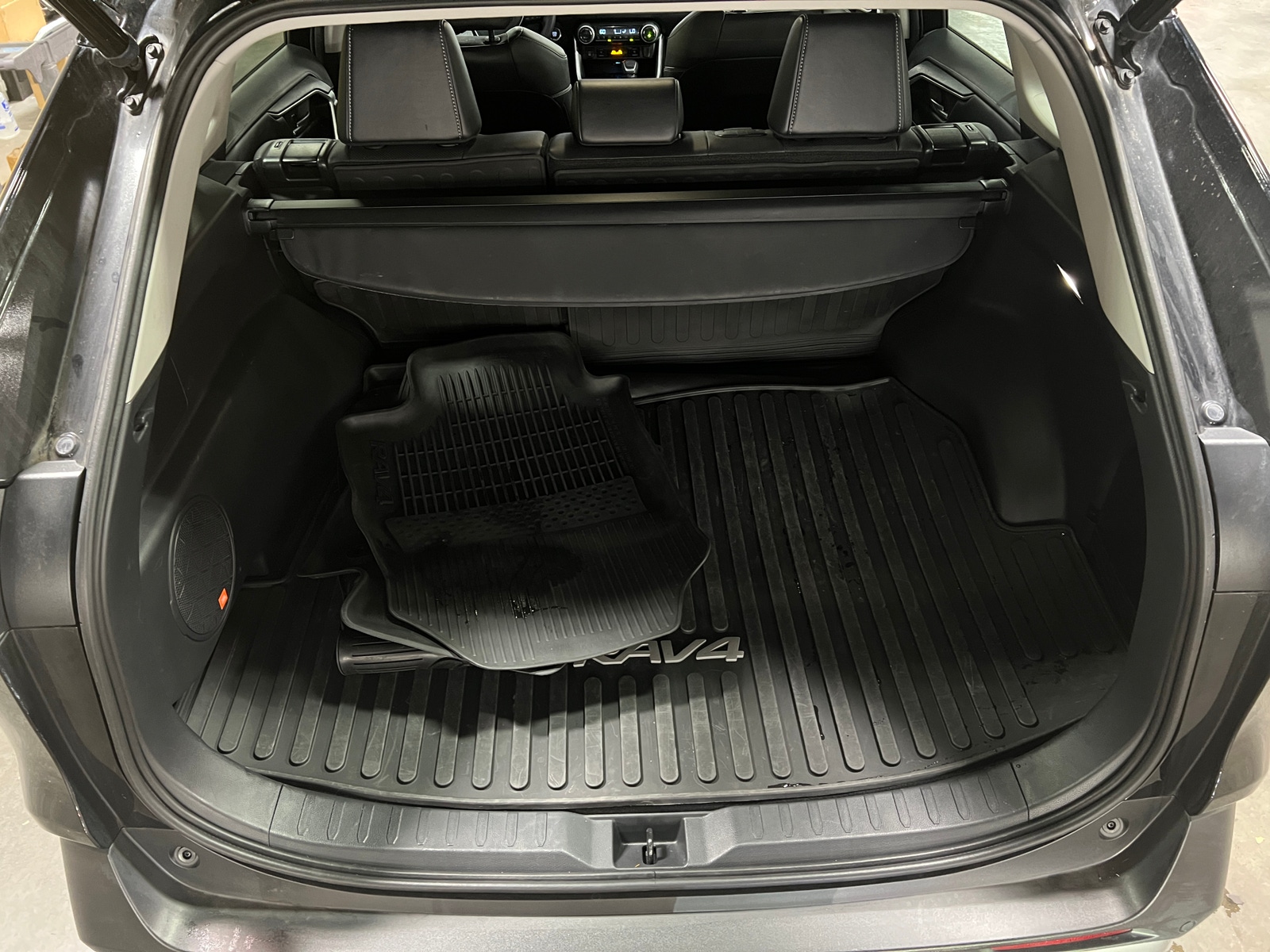 Thumbnail: 2023 Toyota RAV4 - 6