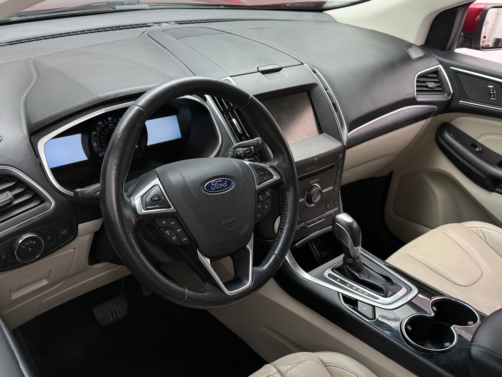 Thumbnail: 2015 Ford Edge - 4