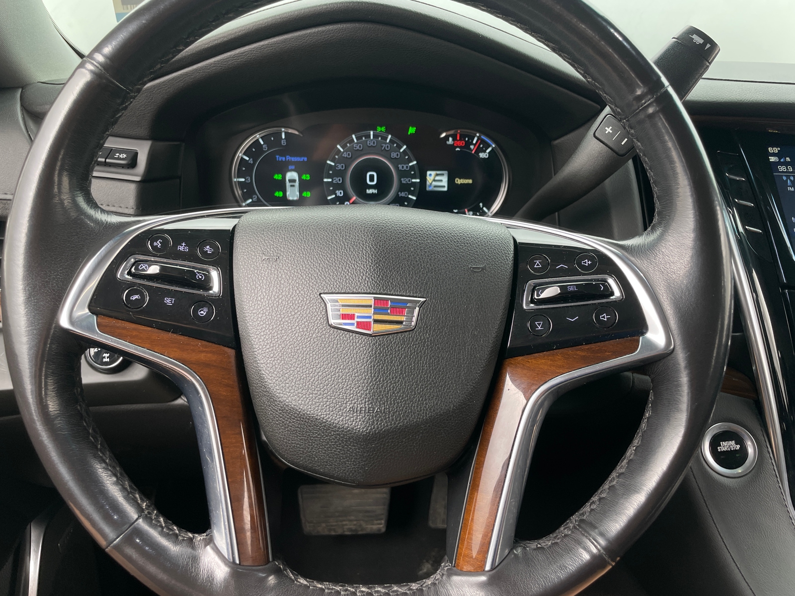 Thumbnail: 2019 Cadillac Escalade - 4