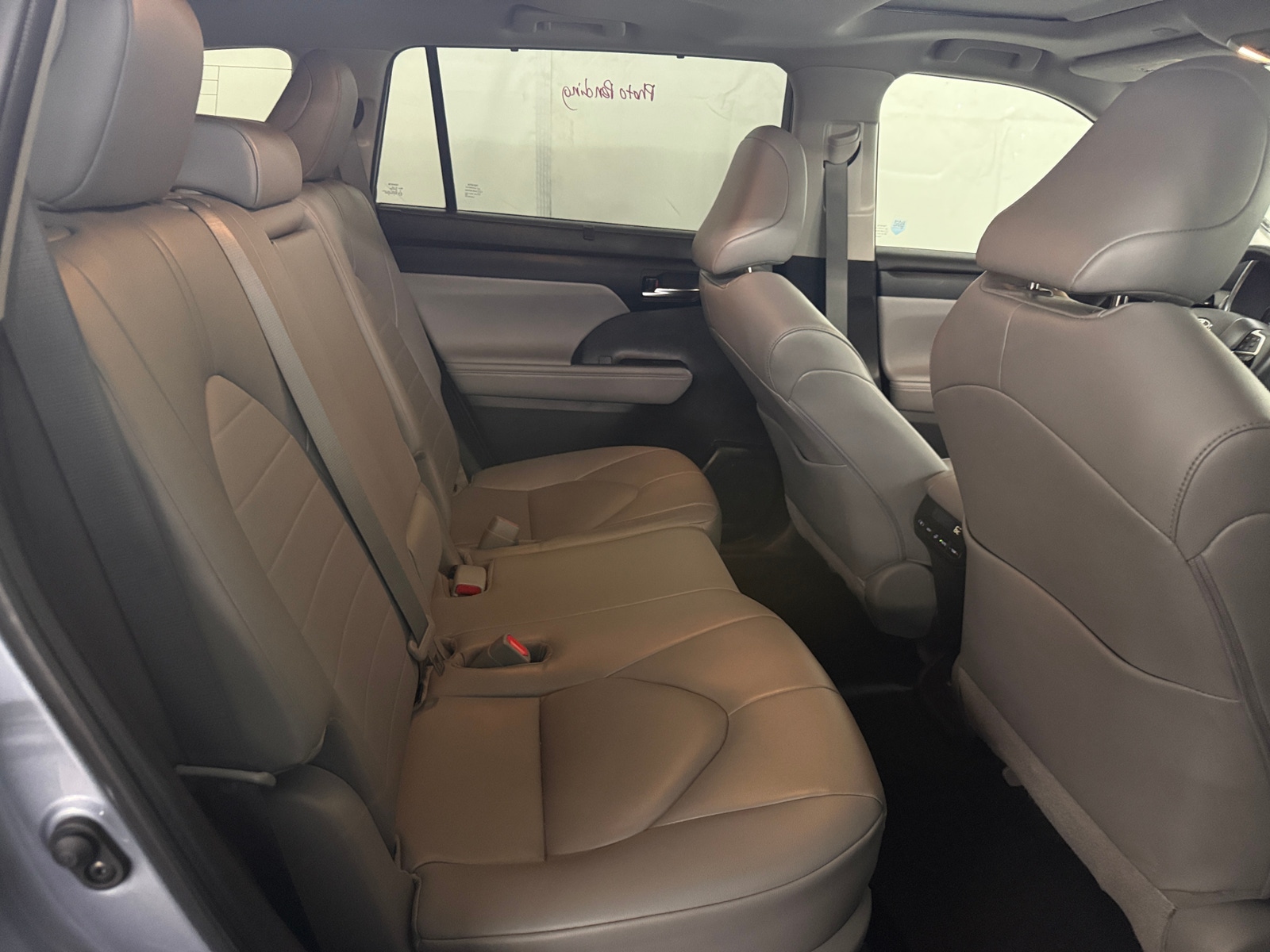 Thumbnail: 2023 Toyota Highlander - 5