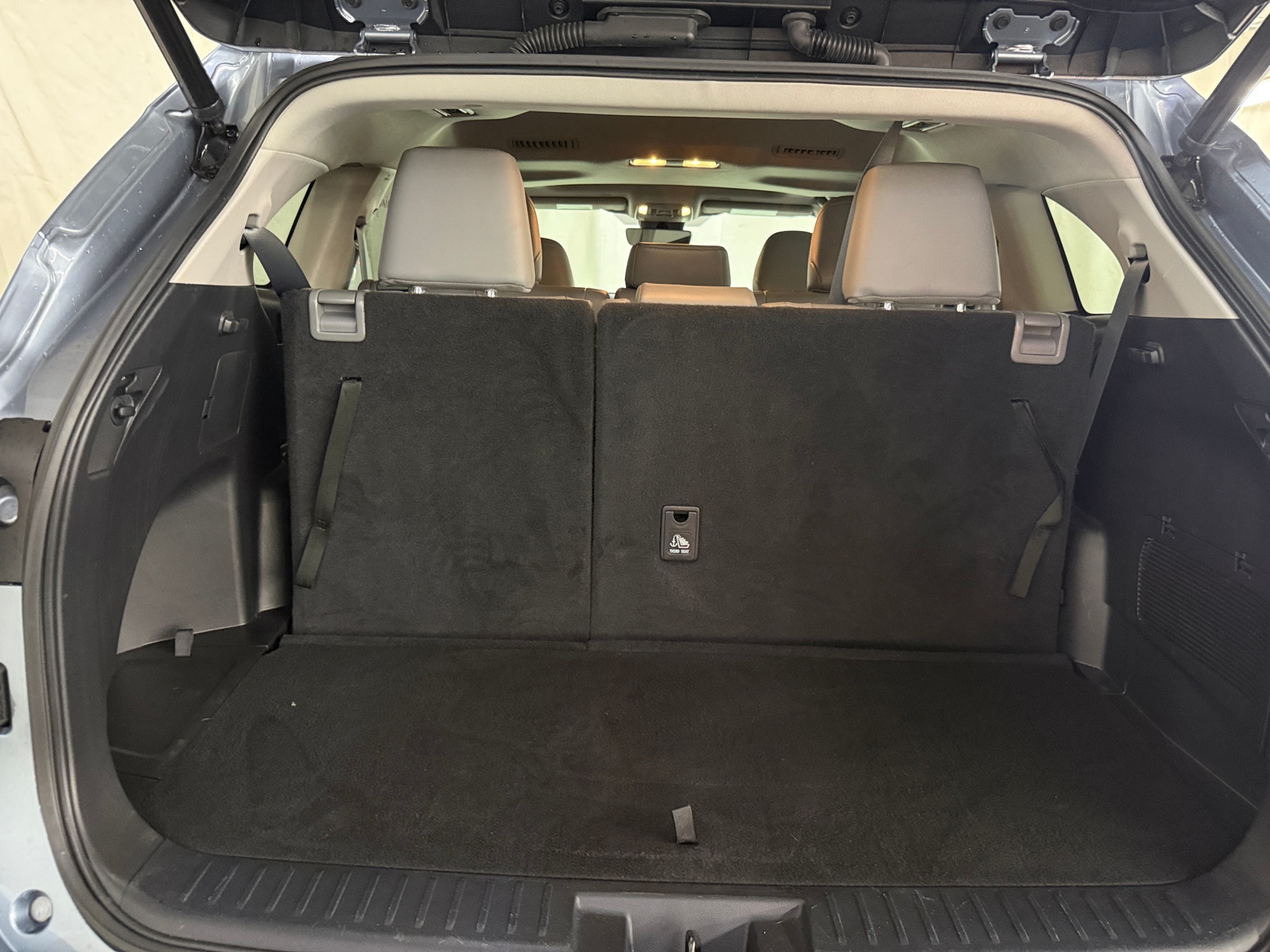 Thumbnail: 2023 Toyota Highlander - 6