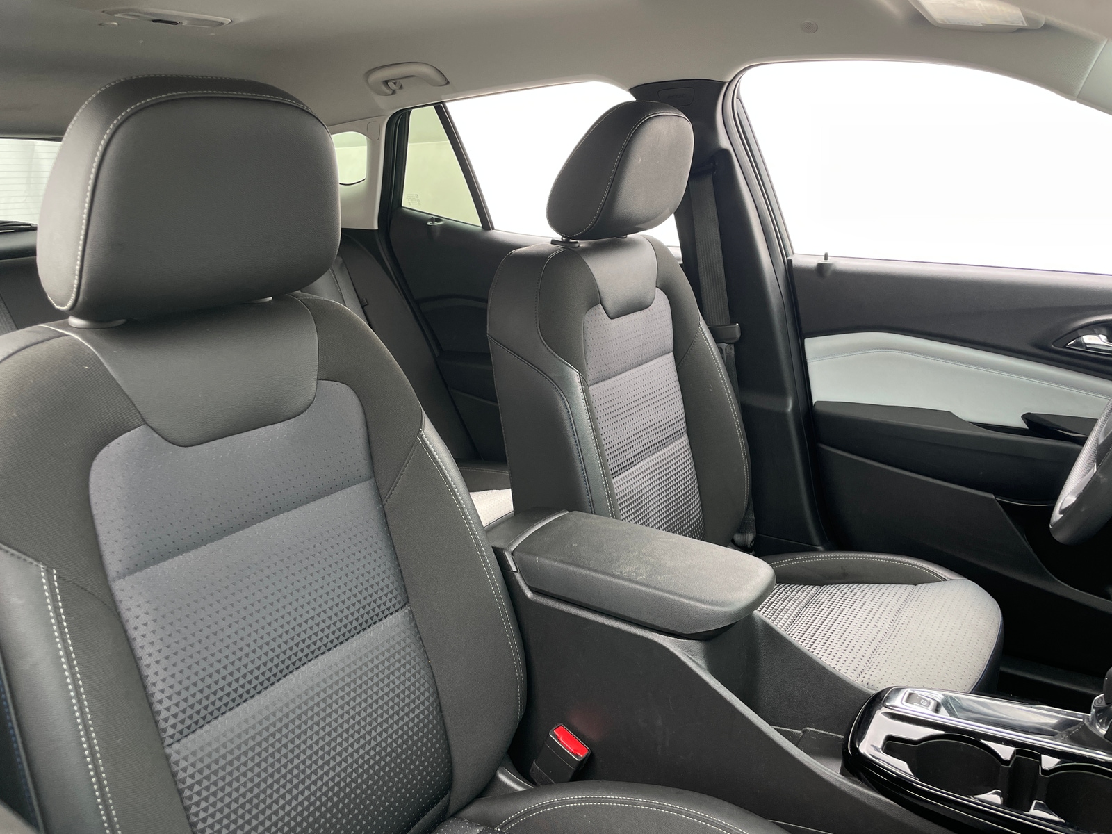 Thumbnail: 2025 Chevrolet Trax - 2