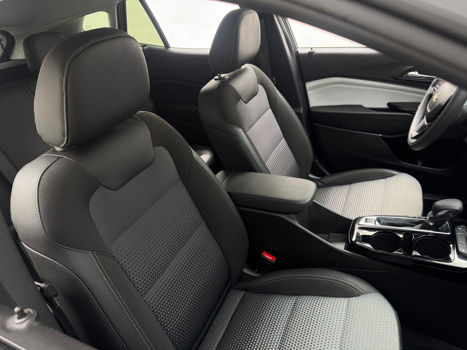 Thumbnail: 2025 Chevrolet Trax - 2