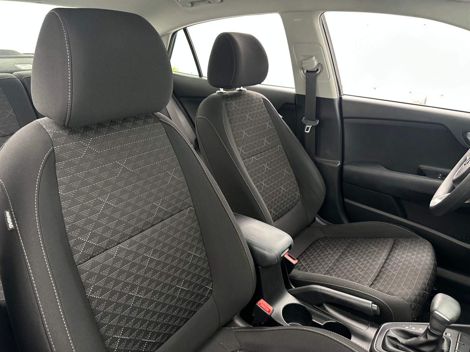 Thumbnail: 2019 Kia Rio - 2